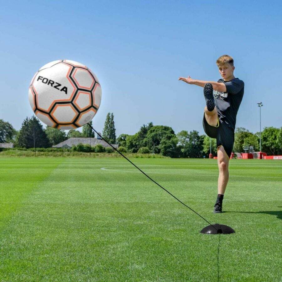 מאמן בעיטות FORZA Solo Football Return Trainer