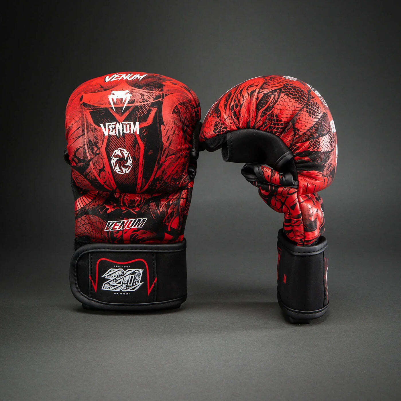 כפפות ספארינג Venum 20th Anniversary - Black/Red