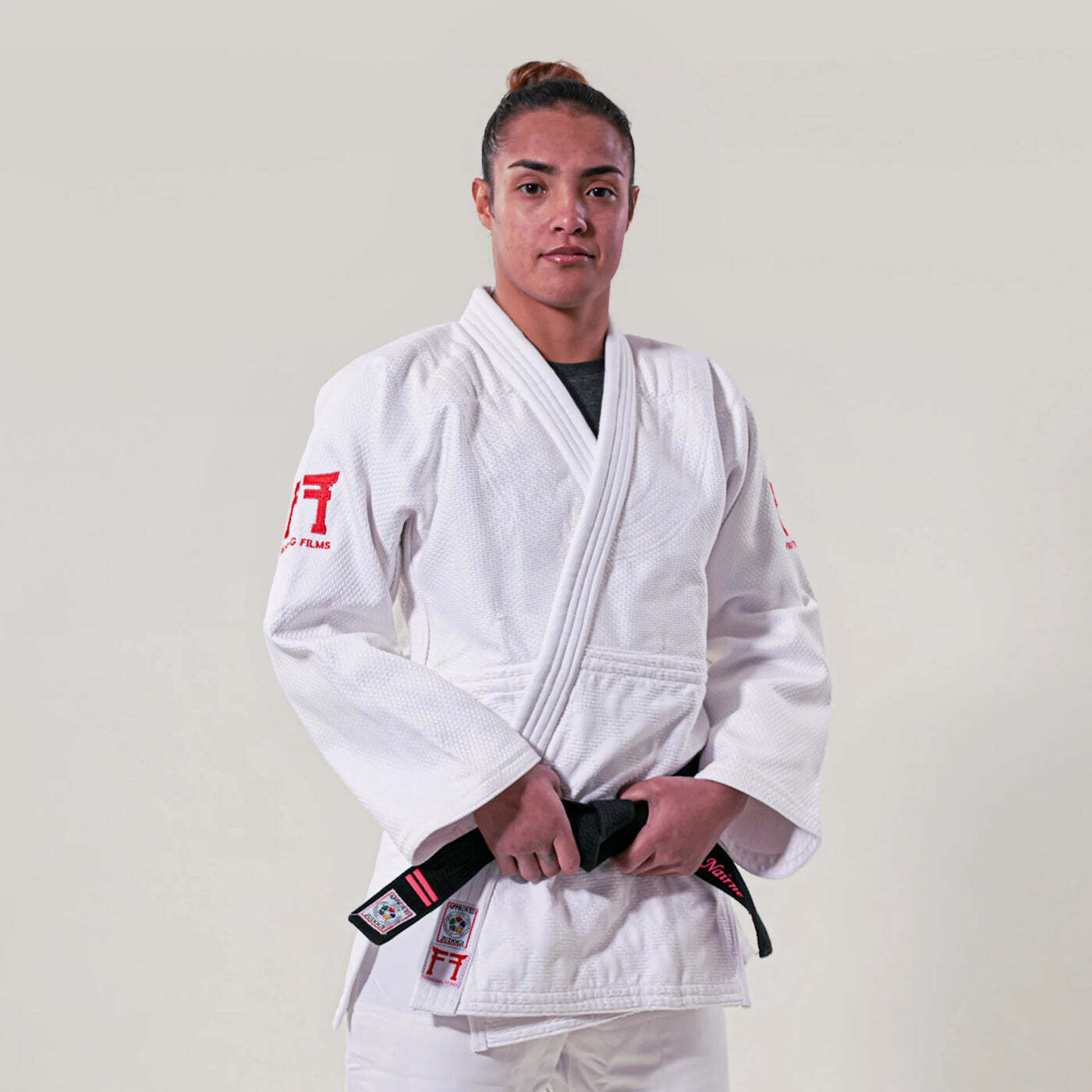חליפת ג'ודו לבנה Fighting Films Superstar 650